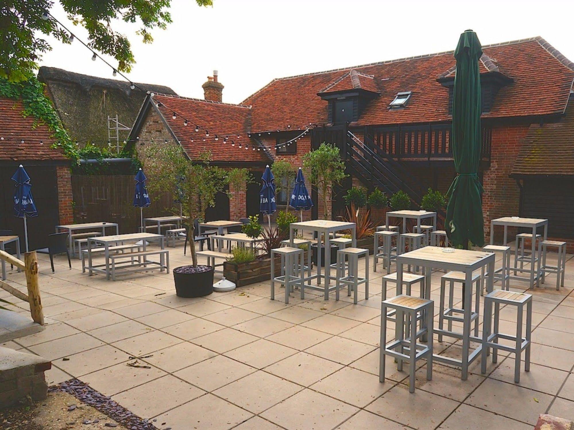 Отель The Dean Ale & Cider House Чичестер Экстерьер фото